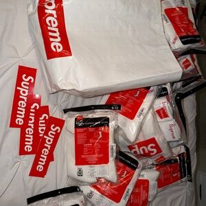 Supreme x Hanes White Crew Socks